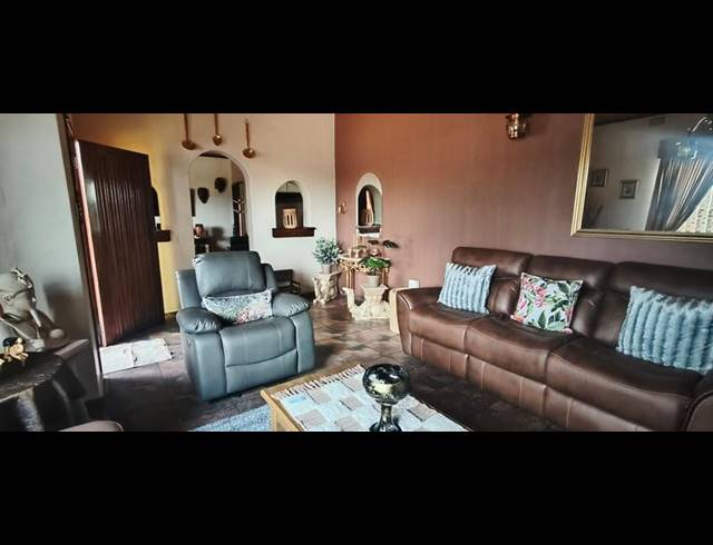 3 BEDROOM HOUSE FOR SALE IN PRETORIA GARDENS